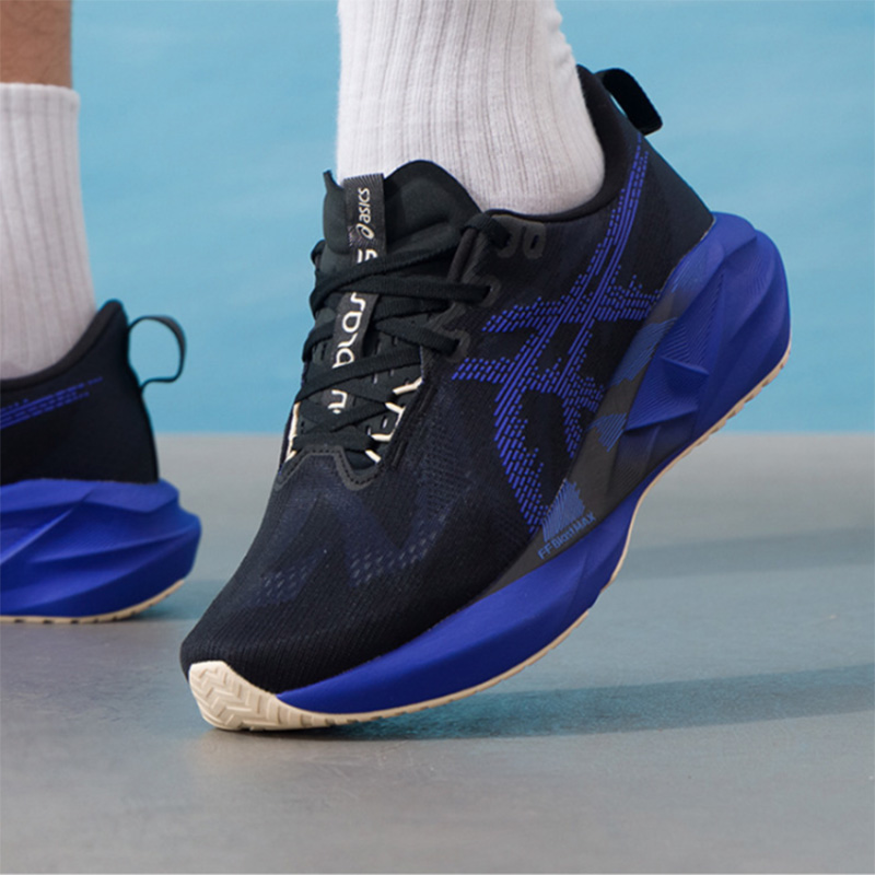 Asics NOVABLAST 5 สีดำรอยัลบลู - Badminton Victory บทวิจารณ์และราคา